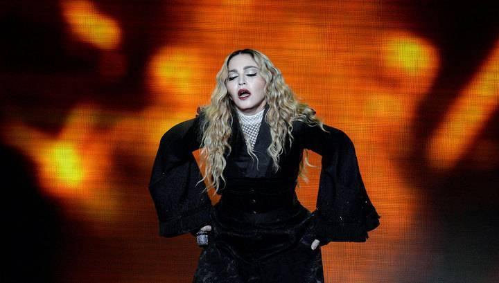 "Нужно нажать на кнопку паузы": Мадонна снова отменила концерт из-за сильных болей