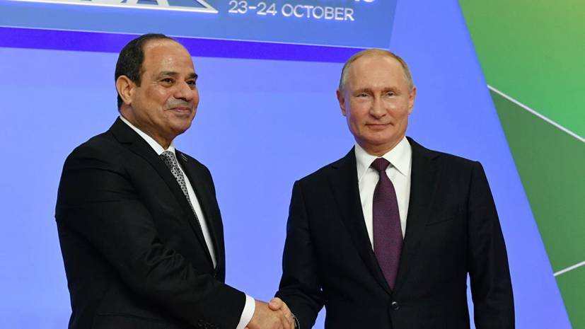 Путин по телефону обсудил с лидером Египта ситуацию в Ливии