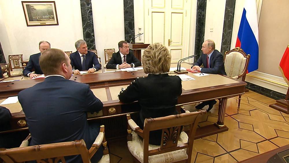 Путин собрал членов Совбеза на оперативное совещание