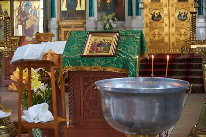 В РПЦ объяснили снятие запрета на крещение иностранными именами