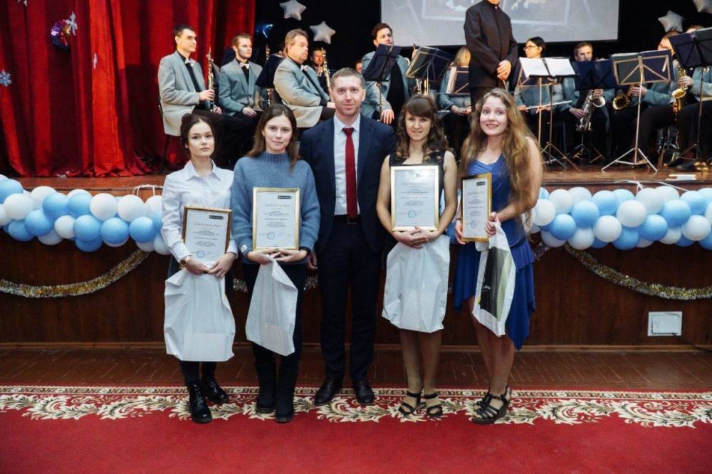 Четыре студентки Вологодской ГМХА получили именные стипендии от Россельхозбанка