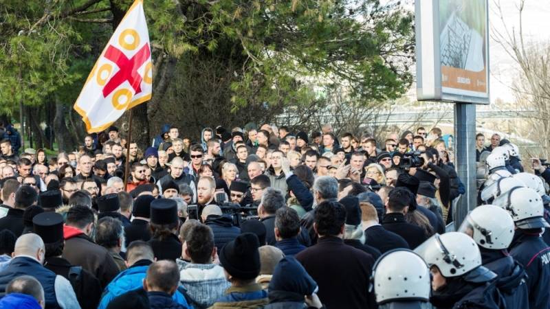 Народ Черногории столкнулся с мировым Злом – политолог