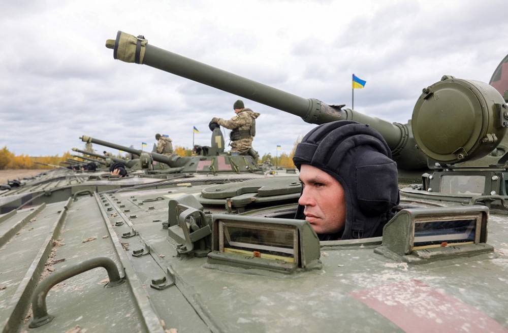 Украину оставили без денег на военные нужды