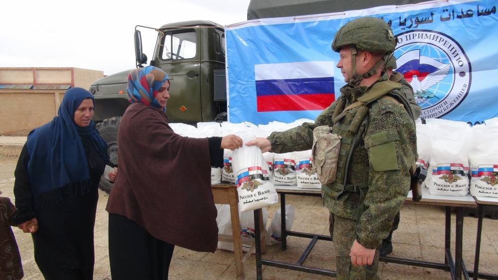 Военные РФ оказали медицинскую помощь сирийцам и провели две гуманитарных акции