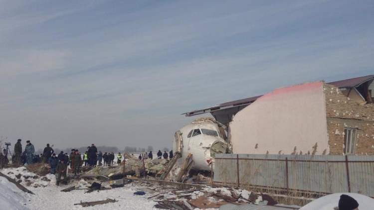 Два пассажира разбившегося у Алма-Аты самолета рассказали как спаслись