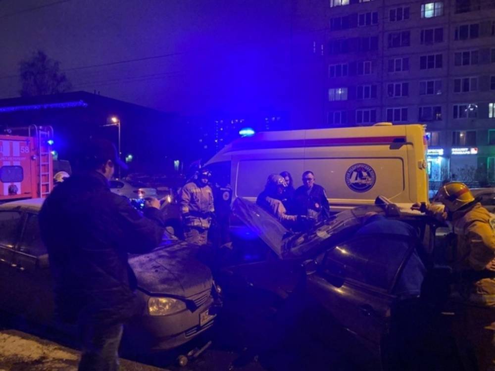 Пьяная женщина за рулем Renault в ДТП на Будапештской получила различные травмы