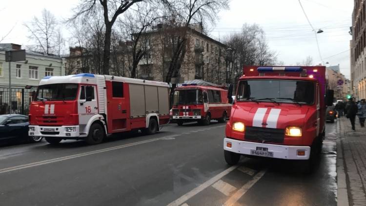 Пожарные потушили комнату в петербургской коммуналке на Фонтанке