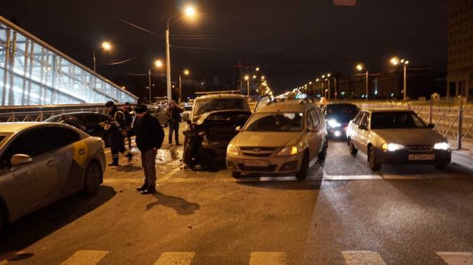 Массовое ДТП стало причиной пробки на Бухарестской улице