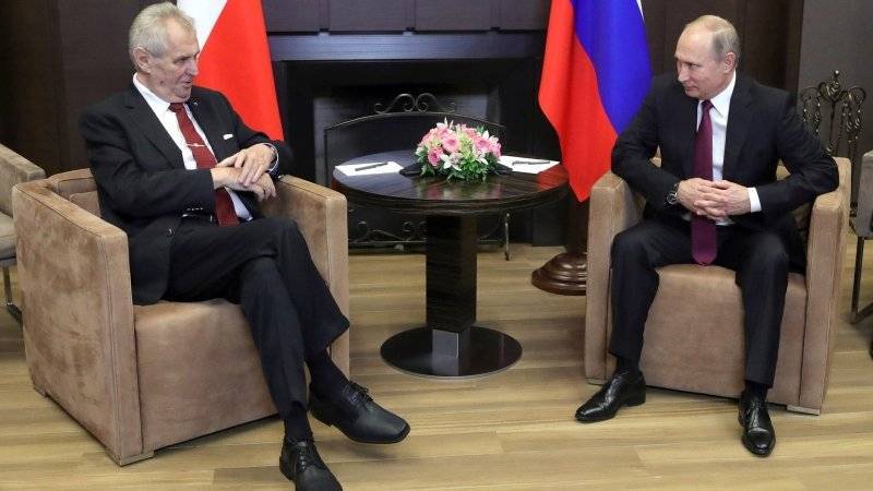 Президент Чехии задумался об отмене визита в Москву 9 мая