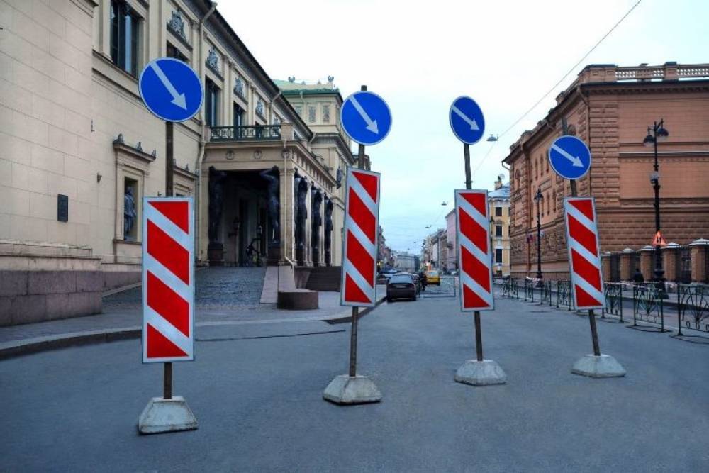 Из-за фестиваля огня 7 и 8 января в Петербурге ограничат движение транспорта