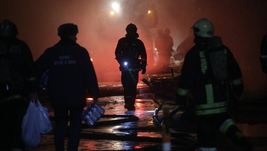Два человека погибли при пожаре в ЖК "Алые Паруса" в Москве
