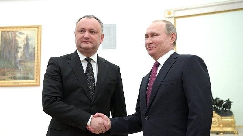 Додон рассказал, что Путин научил ценить интересы страны и принимать сложные решения