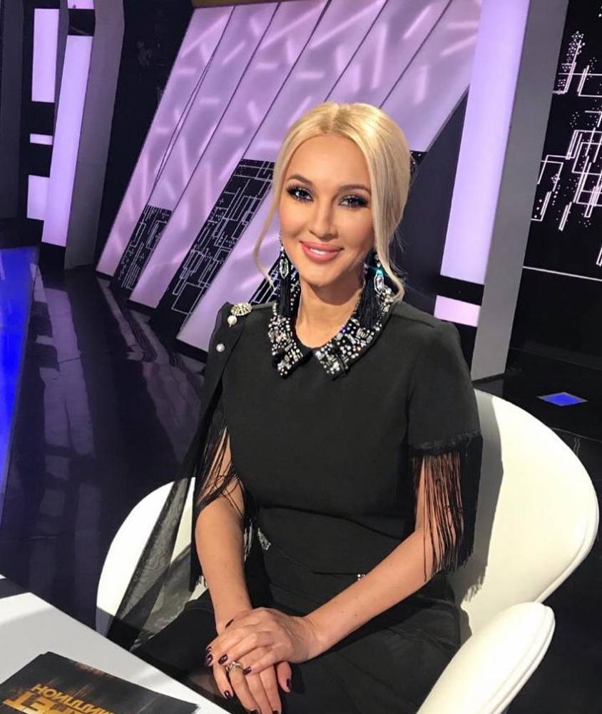 Телеведущая Лера Кудрявцева показала свой разорвавшийся грудной имплант