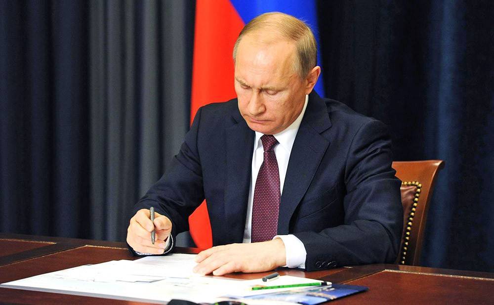 Путин повысил МРОТ с 1 января 2020 года