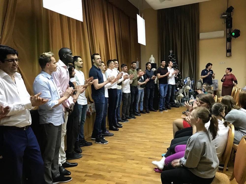 ВБ «Зенит» поздравил воспитанников детского дома № 12 с наступающим Новым годом