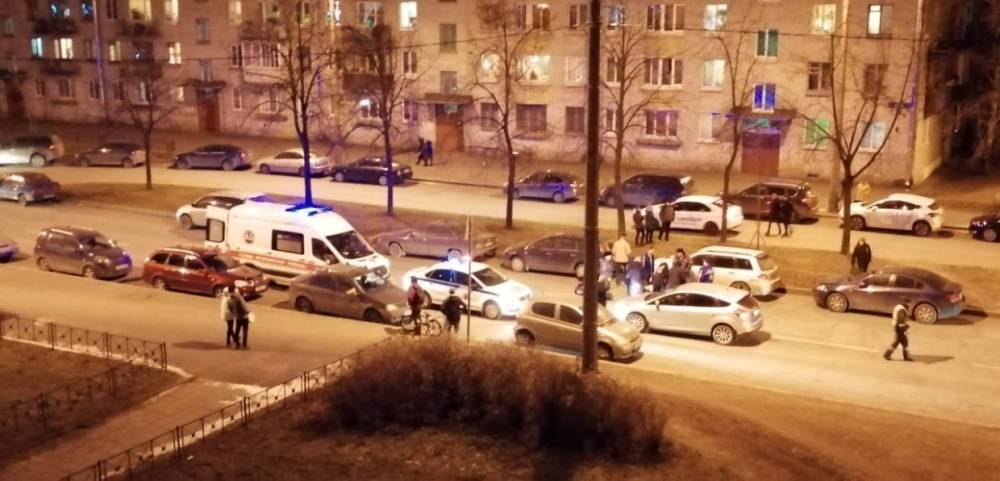 Пешеход попал под колеса автомобиля на улице Нахимова