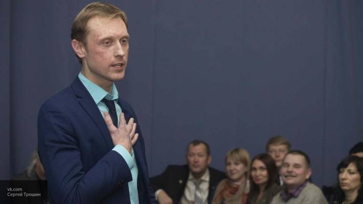 «Яблочные» провокаторы сорвали рассмотрение муниципального бюджета в Петербурге