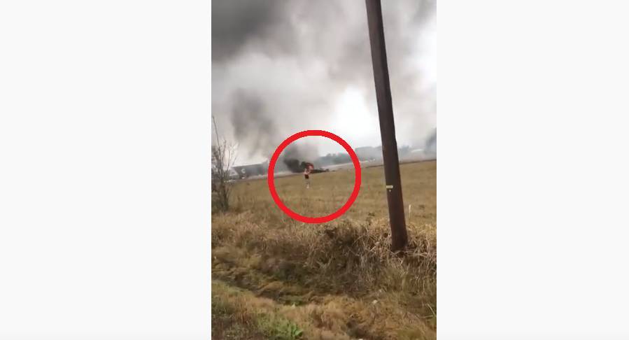 Опубликовано видео с места крушения самолета в американском Лафайетте