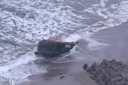 На японский остров вынесло лодку с расчлененными телами и двумя головами
