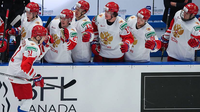 Классика: Россия забросила три безответных шайбы в ворота Канады на МЧМ по хоккею