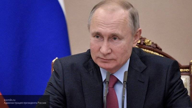 Путин подписал закон о предоставлении права выбора информации о льготах