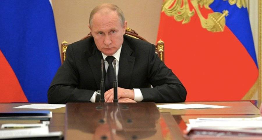 Путин подписал закон об информировании россиян о положенных им льготах