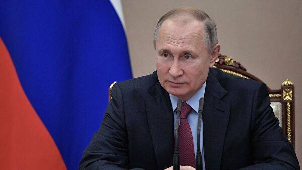 Путин подписал закон об информировании россиян о положенных льготах