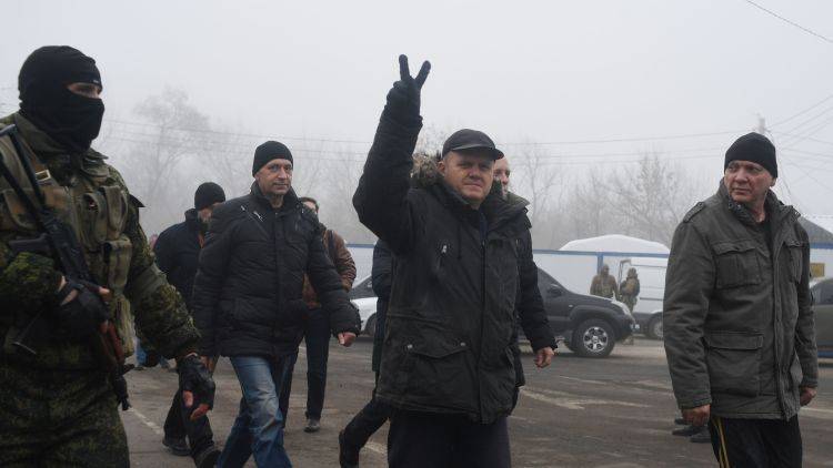 Экс-"беркутовцев" привезли в Донбасс для обмена пленными