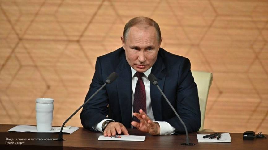 Путин подписал закон о штрафах при спекуляциях на продаже билетов