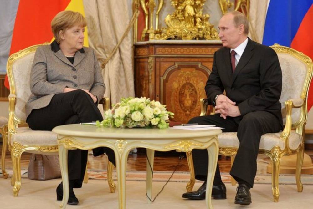 Путин и Меркель оценили состоявшийся в Донбассе обмен удерживаемыми лицами