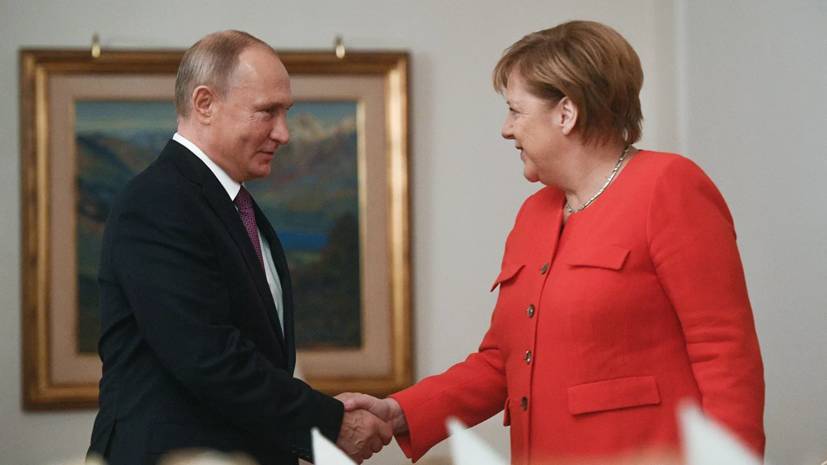 Опрос: немцы назвали Путина и Меркель главными политиками 2020 года