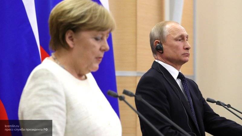 Путин и Меркель будут наращивать усилия по урегулированию кризиса в Ливии