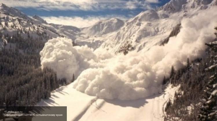 Три человека погибли при сходе лавины в Альпах