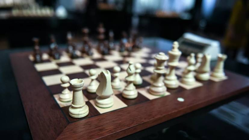 Российский шахматист Матлаков занимает второе место по итогам первого дня на ЧМ по блицу