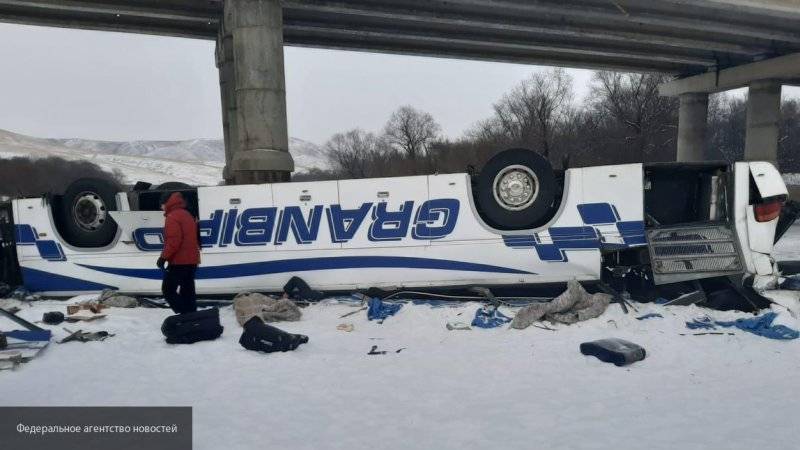 Установлены личности 19 погибших при падении автобуса с моста в Забайкалье