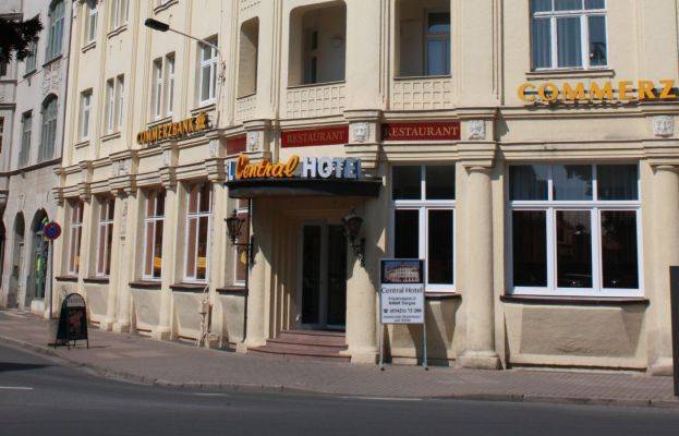 В Германии на пьянке в честь Лютера польские чиновники разгромили отель