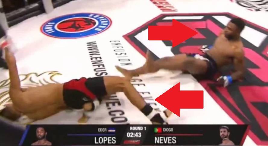 Появилось видео, как бойцы MMA одновременно отправили друг друга в нокдаун