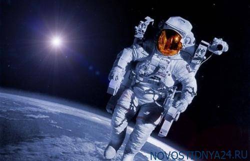 Каким физическим и моральным испытаниям подвергается космонавт в открытом космосе