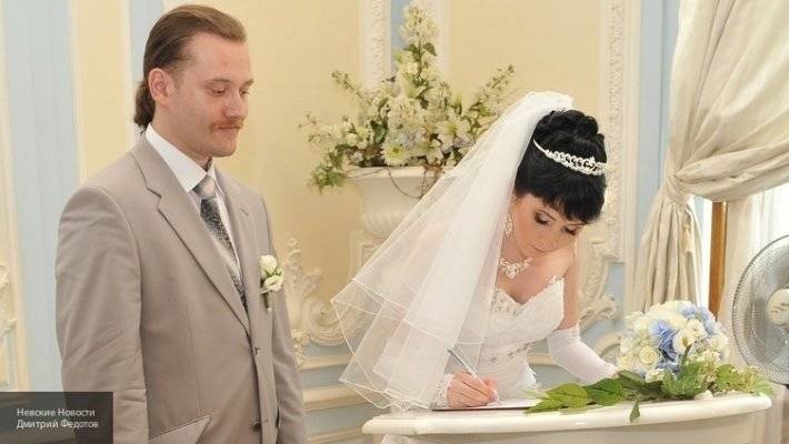 В ЗАГСах Москвы 2 февраля 2020 года зарегистрируют брак более 90 пар молодоженов