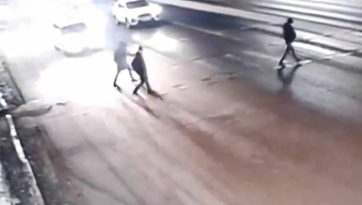 Избил таксиста, угнал машину, убил человека: фатальное ДТП в Нур-Султане попало на видео