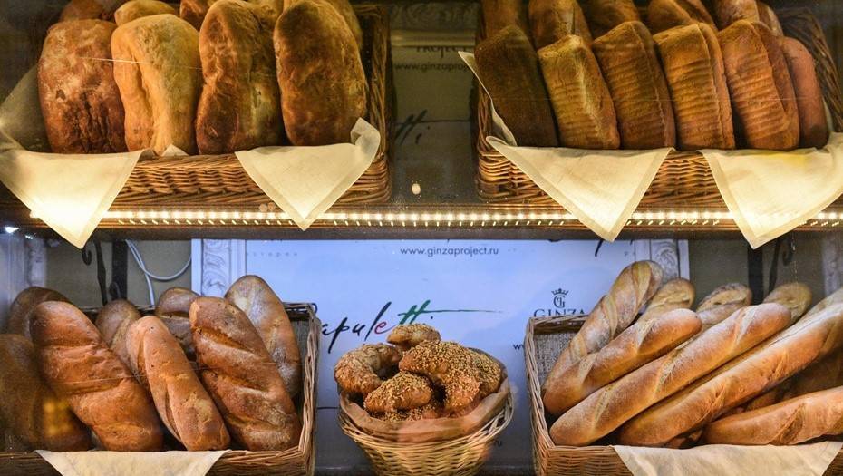 Хлеб и растительное масло: ВЦИОМ рассказал о рационе россиян