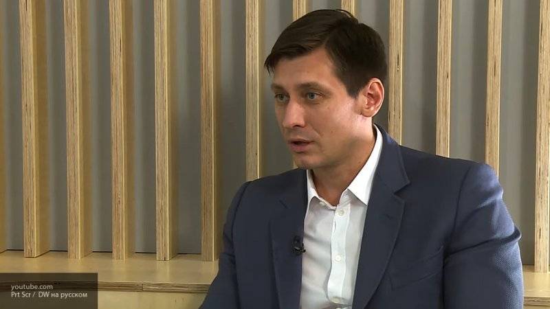 Порожденный Навальным хаос в оппозиционных кругах вынудил Гудкова пойти против "УГ"