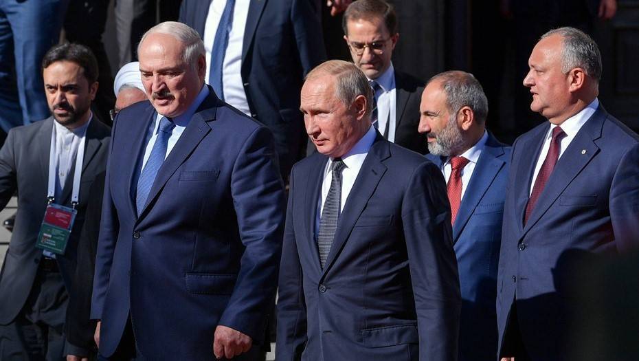 Песков сообщил, что Путин и Лукашенко проведут встречу в Сочи