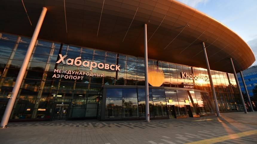 Семерых подвыпивших жителей Бурятии сняли с рейса в аэропорту Хабаровска