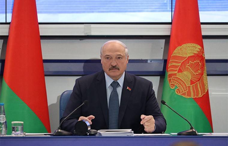Лукашенко обвинил Россию и США в нагнетании напряжённости