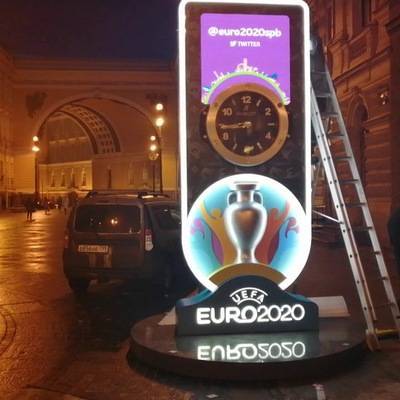 На Большой Морской появились часы обратного отсчета времени до Евро-2020