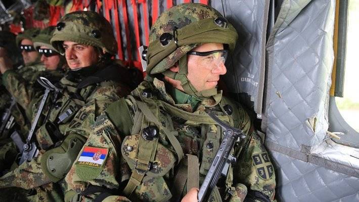 Вучич заявил о приостановке Сербией закупок оружия