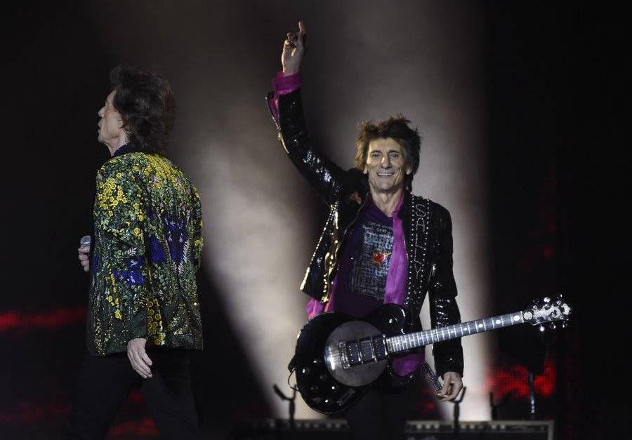 Картины гитариста The Rolling Stones выставили на торги за 29 тысяч долларов