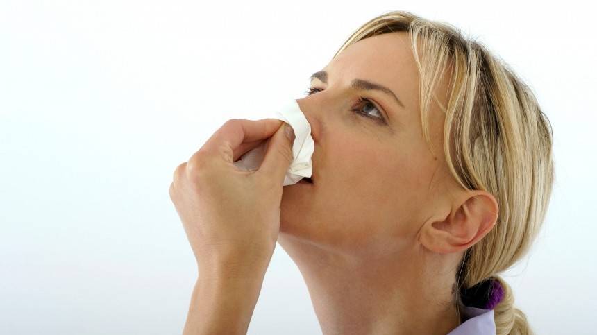 Медики рассказали, о каких болезнях говорит кровь из носа