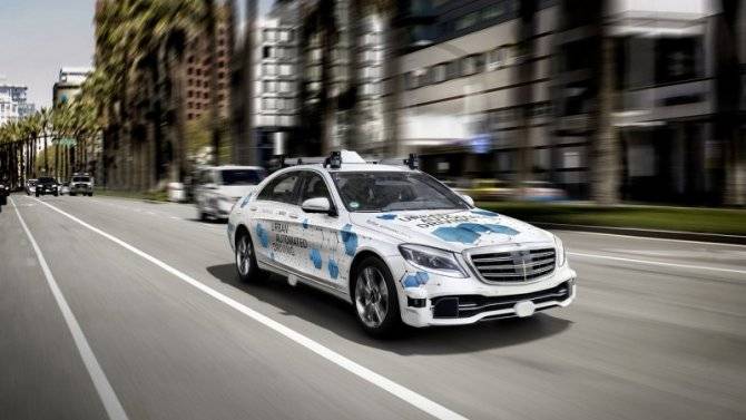Mercedes-Benz начал тесты своих беспилотных такси